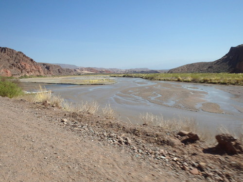 The alluvial plain is getting bigger, we know that we are about to exit the canyon/cañon.